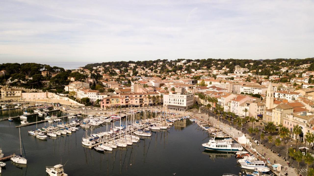 Hotel Restaurant De La Tour Sanary-sur-Mer Buitenkant foto